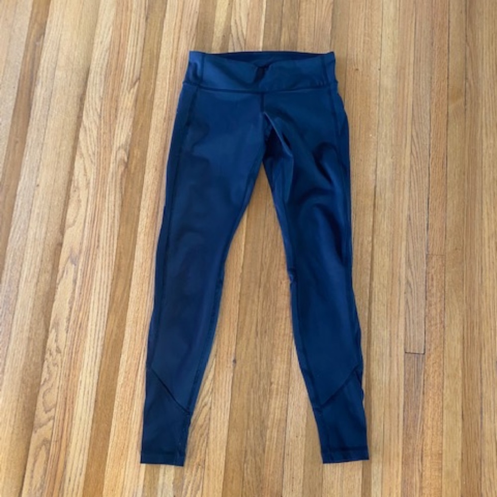 Lululemon Leggings Black size 6 stitching & ribbed detail